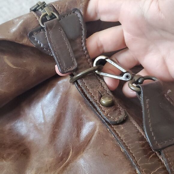 Moore and Giles | Leather Benedict Weekend Bag - Picture 8 of 13